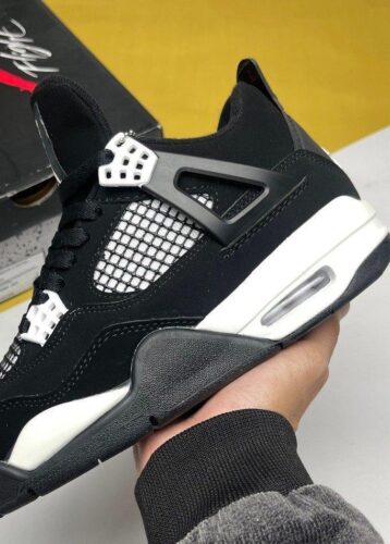 Air Jordan 4 Retro White Thunder photo review