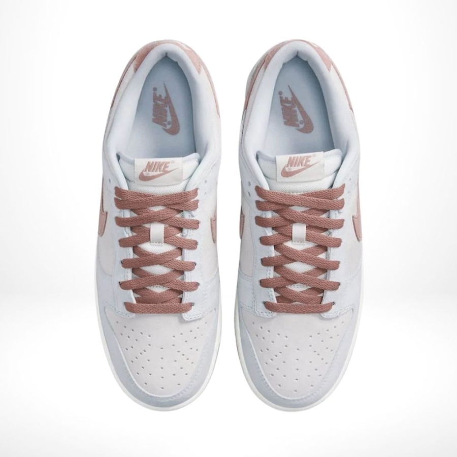 Top-down view of the Air Nike Dunk Low
