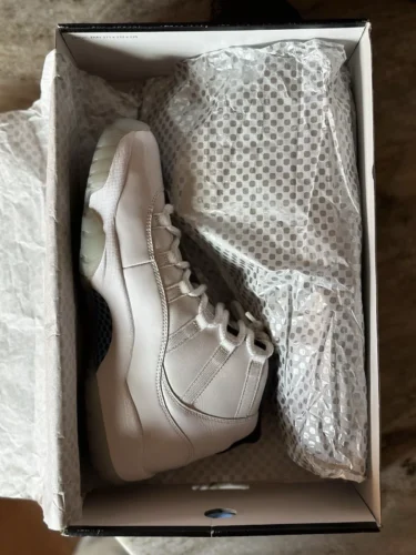 Air Jordan 11 Retro Legend Blue 2014 photo review