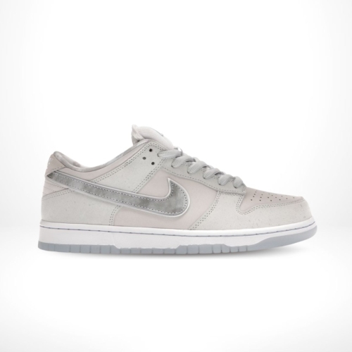 Side view of the Nike Dunk Low