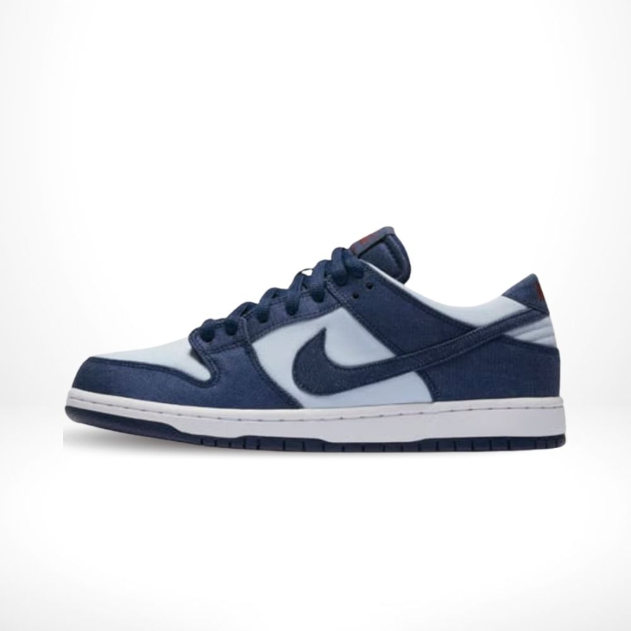 Medial side view of the Air Nike Dunk Low