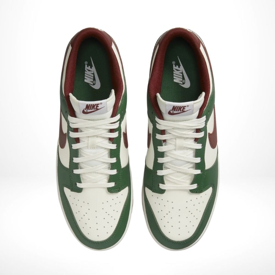 Top-down view of the Air Nike Dunk Low
