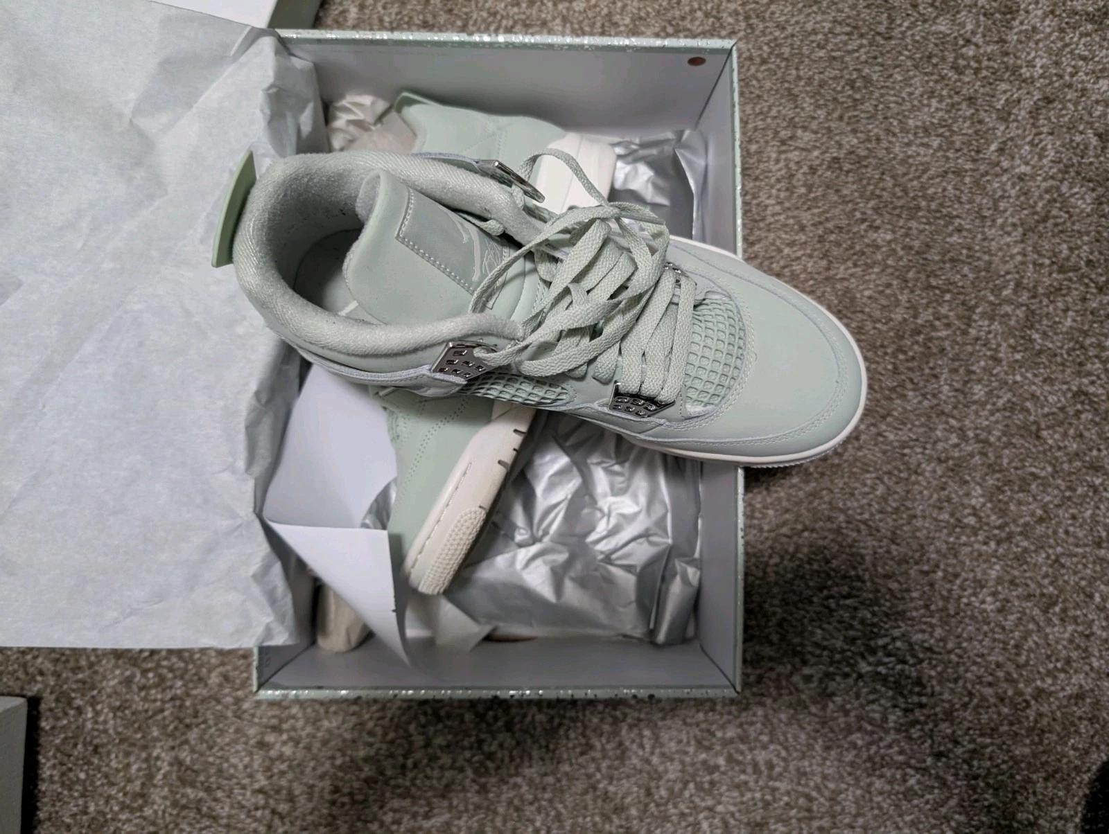 Air Jordan 4 Retro Abundance Seafoam Sail photo review